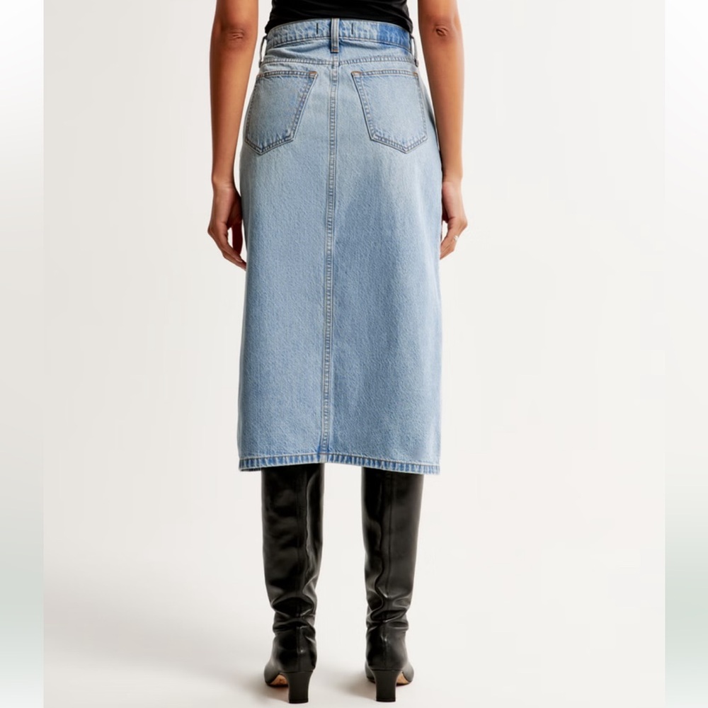 NWT Abercrombie & Fitch Light Wash MIDI Denim Skirt Size 26/2 petite - Picture 2 of 9